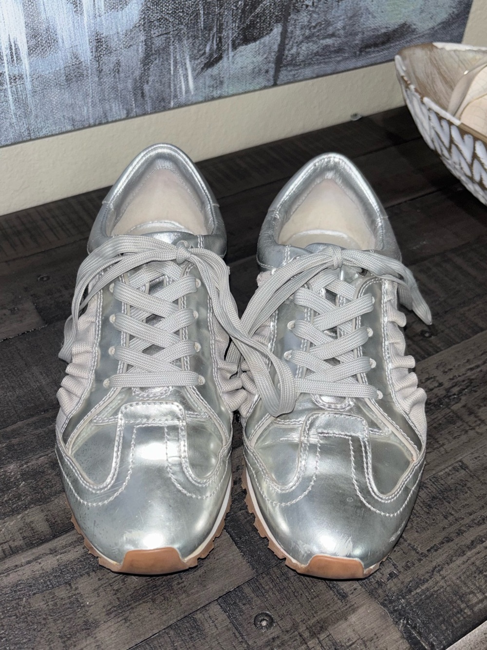 Tory Sport Ruffle Trainer Women's SZ 8.5 - Picture 2 of 11